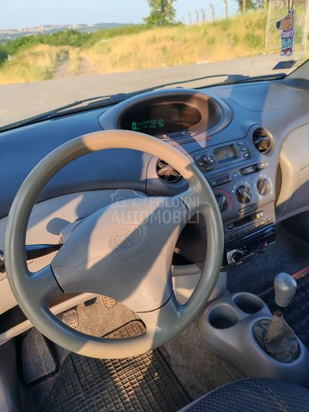 Toyota Yaris 1.0 vvti