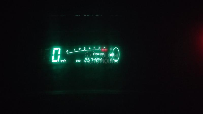 Toyota Yaris 1.0 vvti