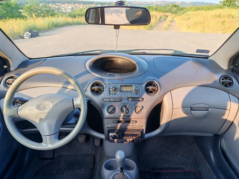 Toyota Yaris 1.0 vvti