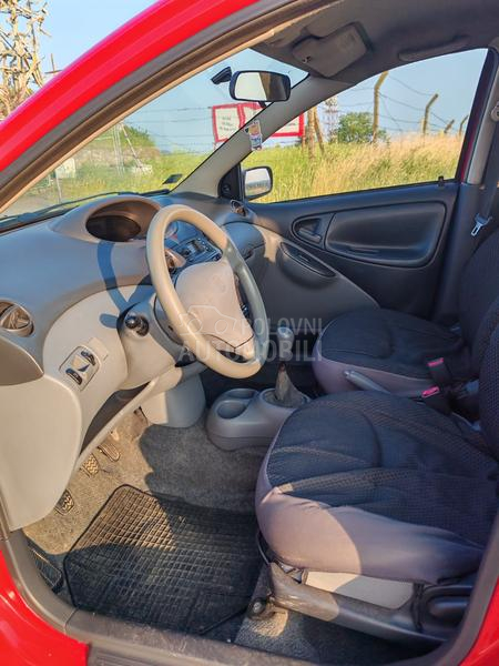 Toyota Yaris 1.0 vvti