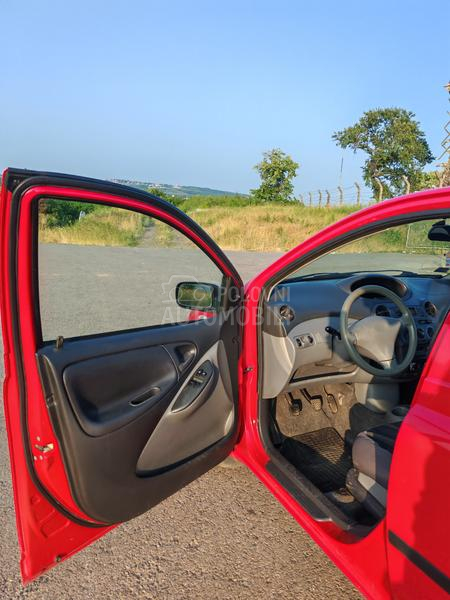 Toyota Yaris 1.0 vvti