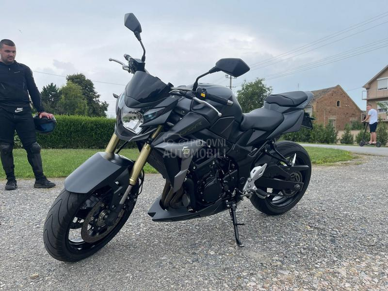 Suzuki GSR 750