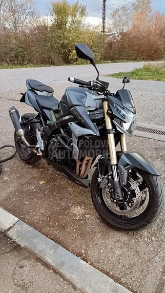 Suzuki GSR 750