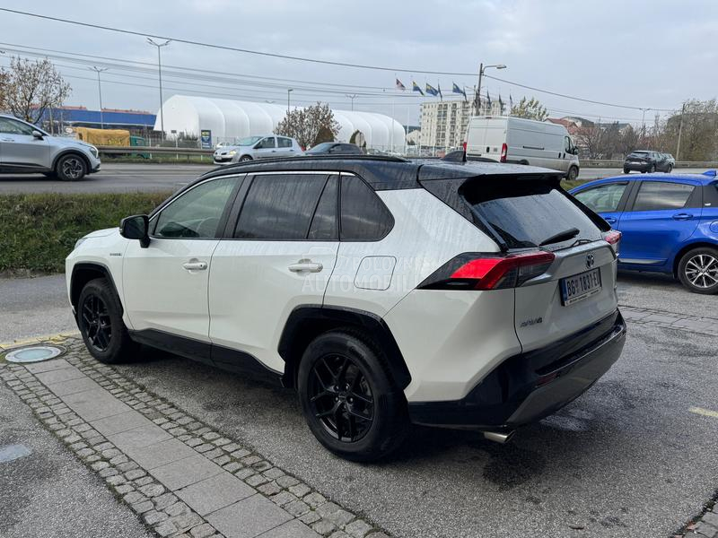 Toyota RAV 4 Hibrid Style