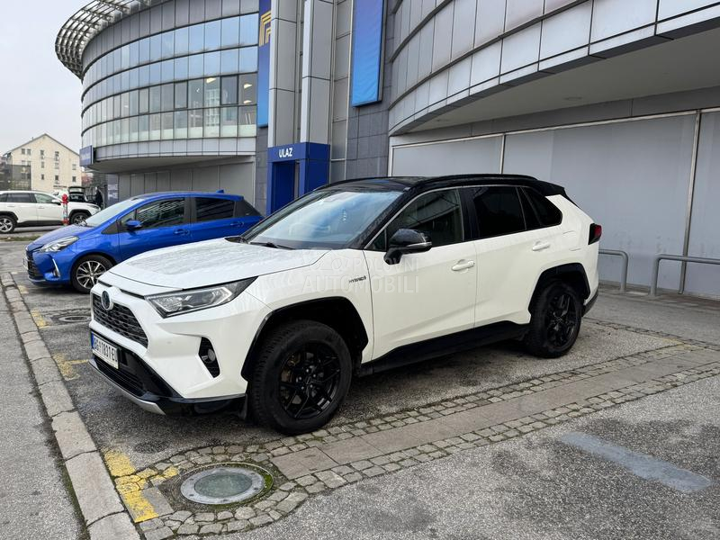 Toyota RAV 4 Hibrid Style