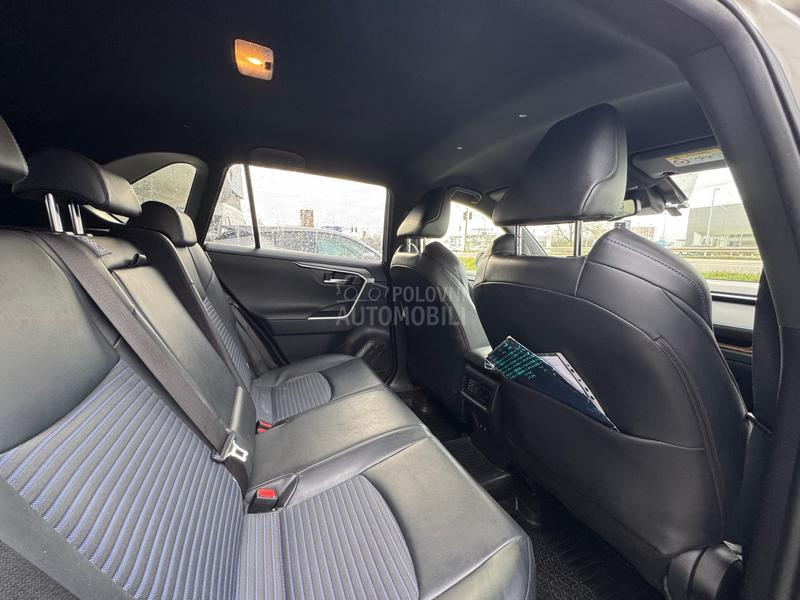 Toyota RAV 4 Hibrid Style