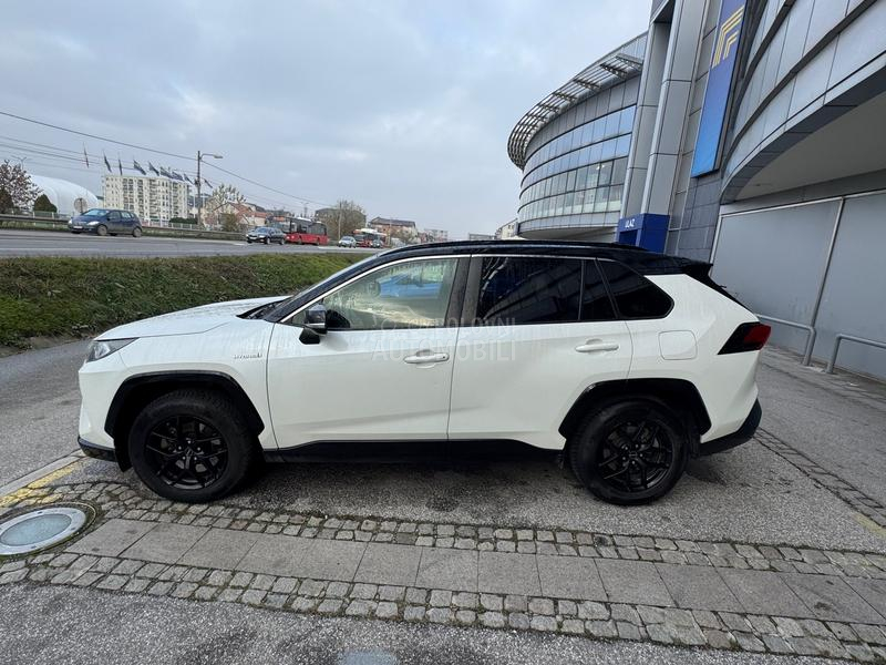 Toyota RAV 4 Hibrid Style