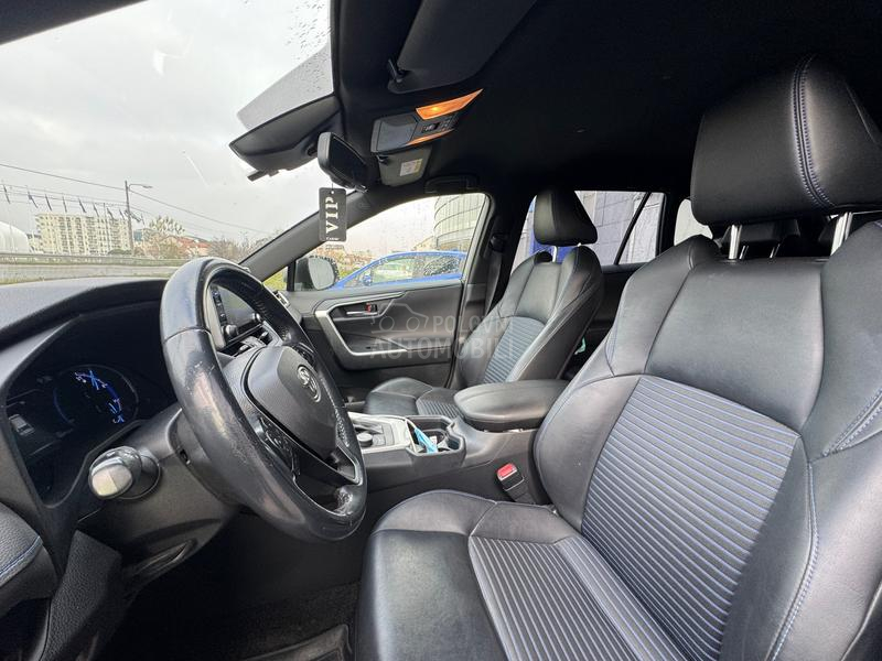 Toyota RAV 4 Hibrid Style