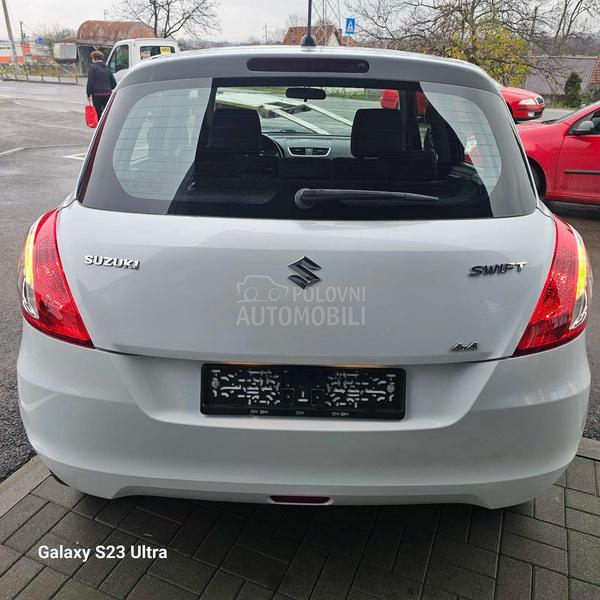 Suzuki Swift 