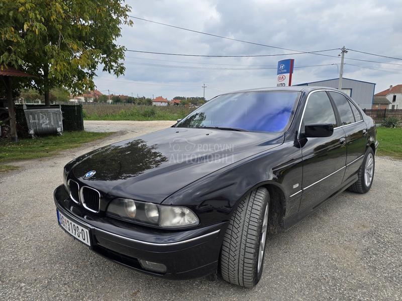 BMW 528 