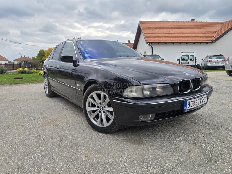 BMW 528 
