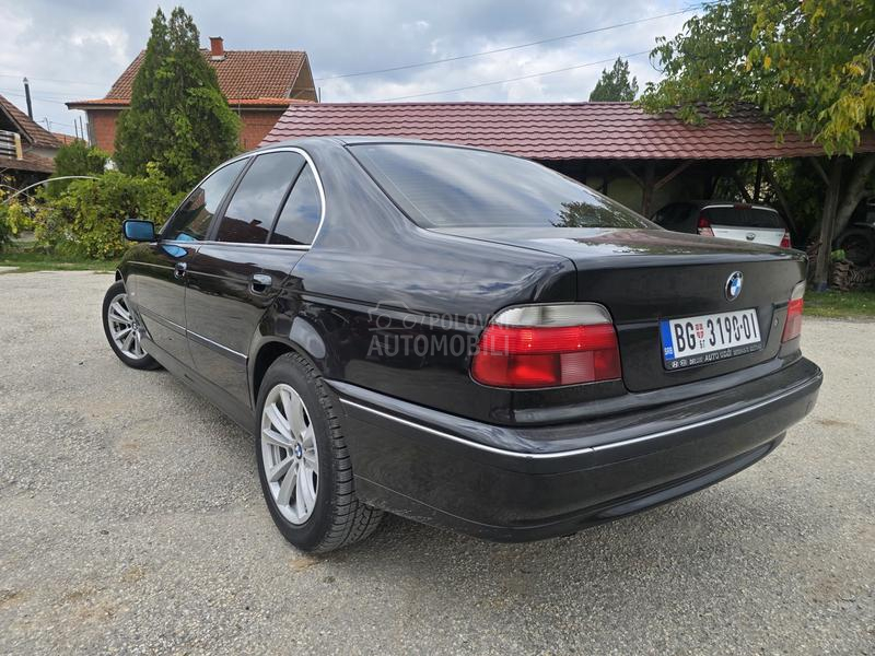 BMW 528 