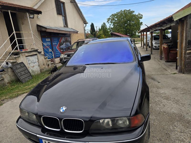 BMW 528 