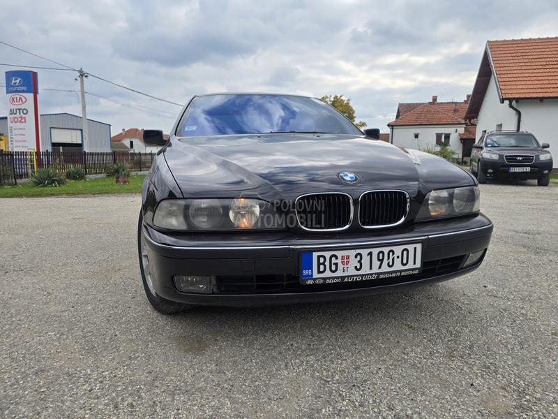 BMW 528 