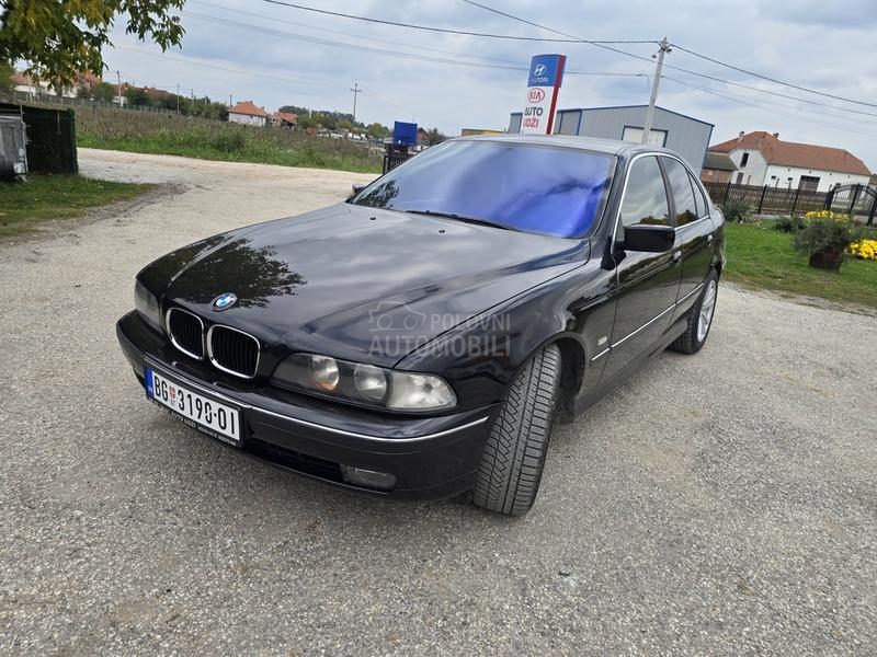 BMW 528 