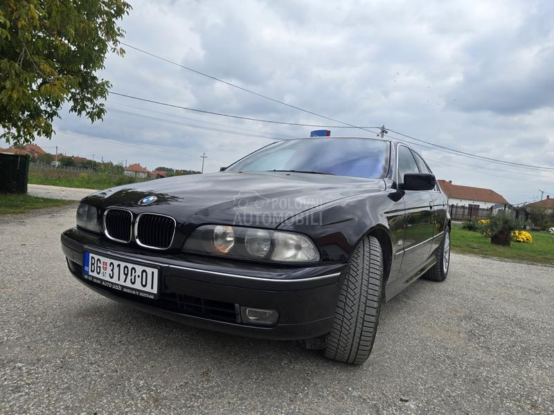 BMW 528 