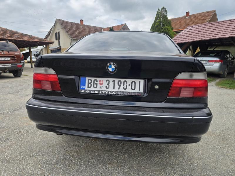 BMW 528 