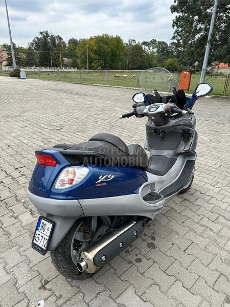Piaggio x9