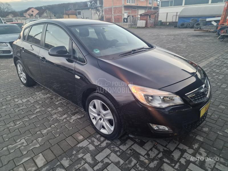 Opel Astra J 1.7CDTI SVAJCARSKA