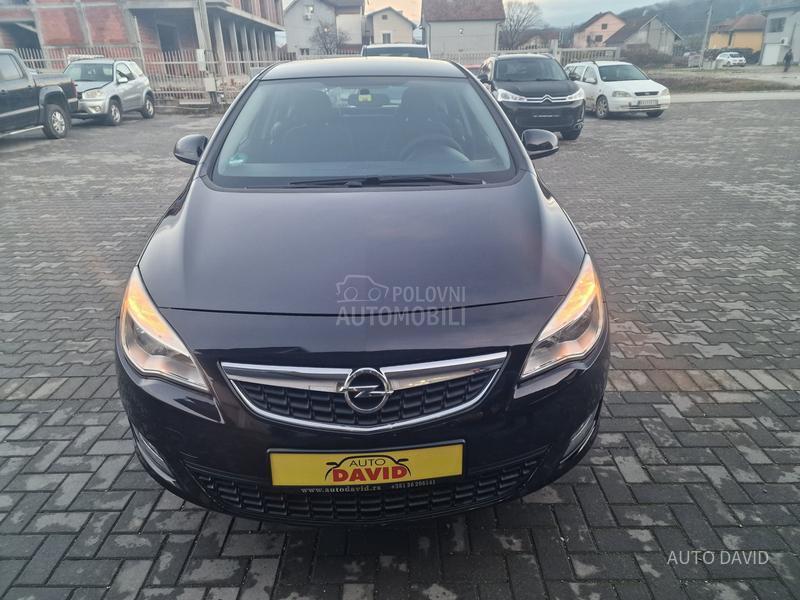 Opel Astra J 1.7CDTI SVAJCARSKA