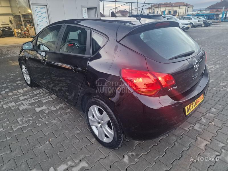 Opel Astra J 1.7CDTI SVAJCARSKA