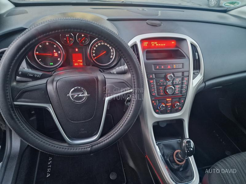 Opel Astra J 1.7CDTI SVAJCARSKA