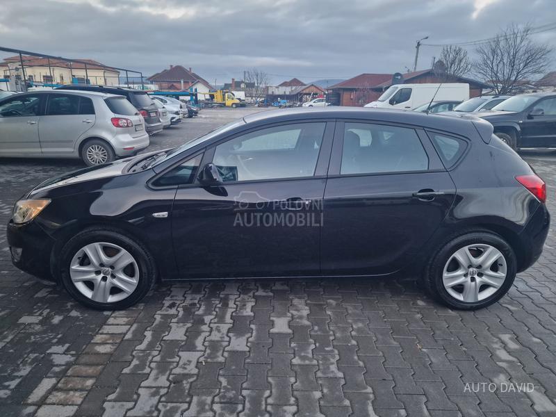 Opel Astra J 1.7CDTI SVAJCARSKA