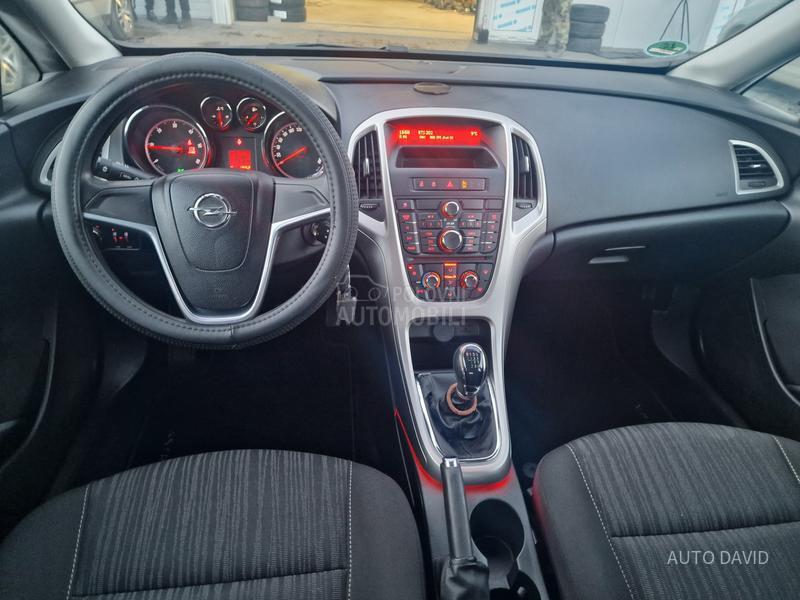 Opel Astra J 1.7CDTI SVAJCARSKA