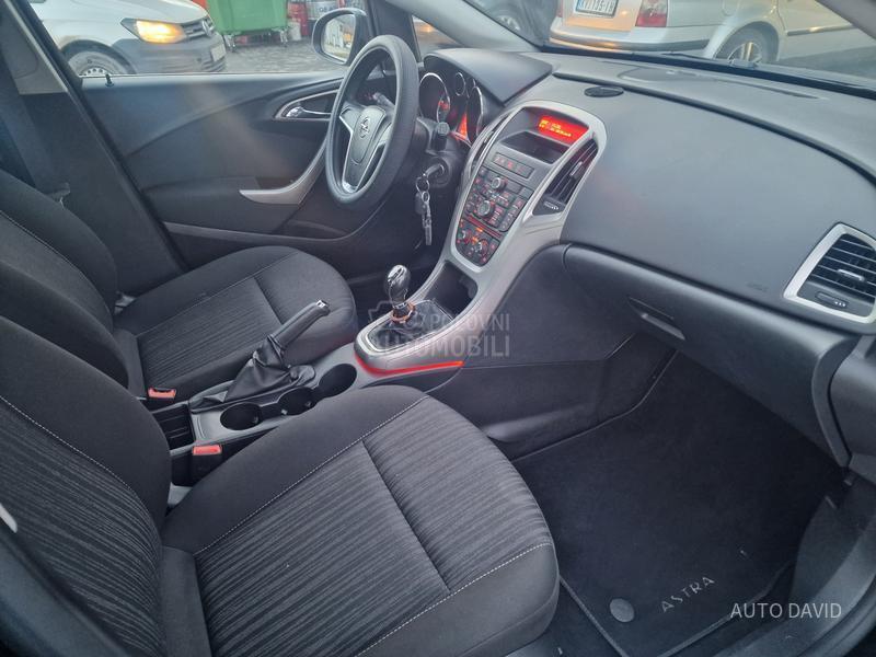 Opel Astra J 1.7CDTI SVAJCARSKA