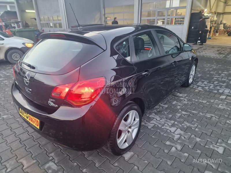 Opel Astra J 1.7CDTI SVAJCARSKA