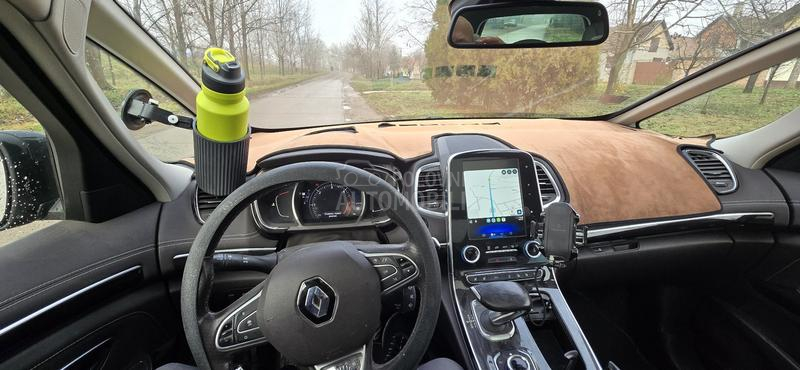 Renault Espace Initiale Paris