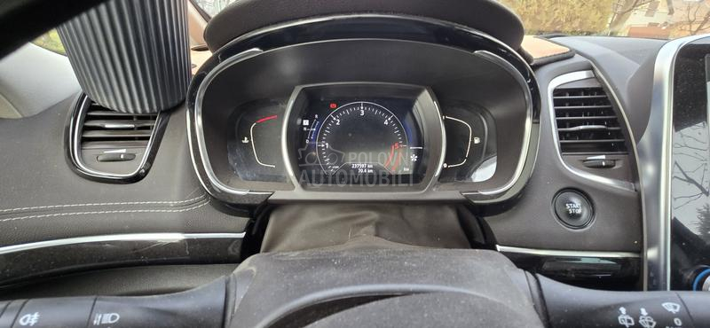 Renault Espace Initiale Paris