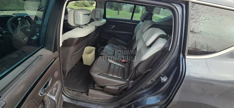 Renault Espace Initiale Paris