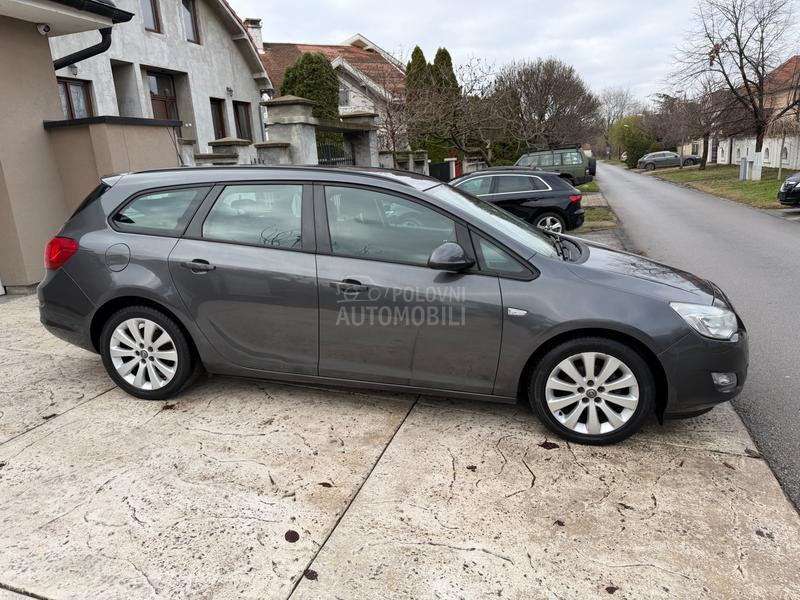 Opel Astra J 1.3CDTI ECOFLEX