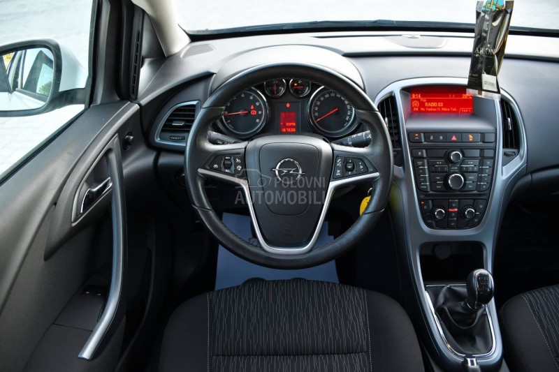 Opel Astra J 1.4 / PLIIN / N0VA