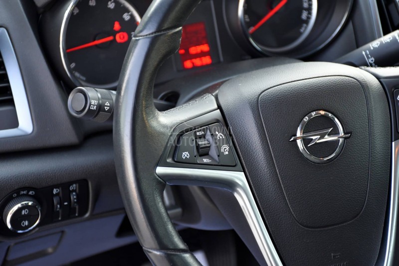 Opel Astra J 1.4 / PLIIN / N0VA