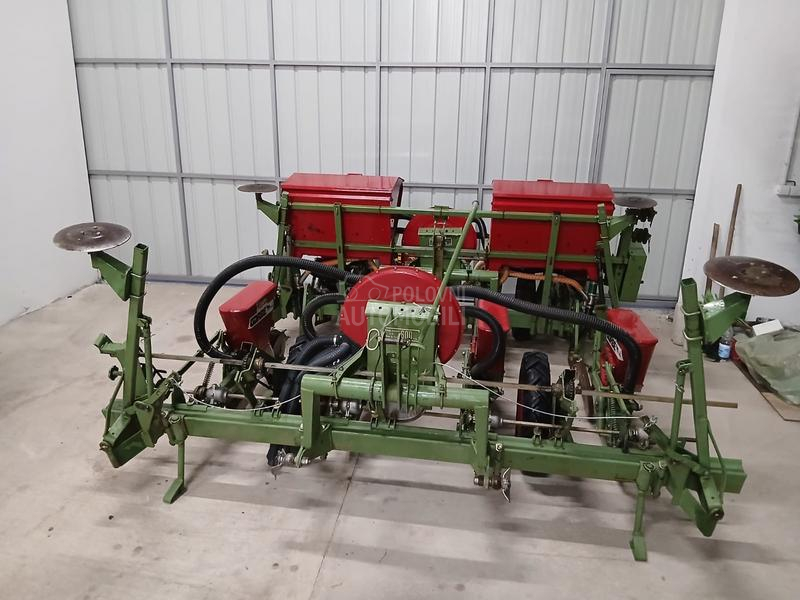 Nodet Pneumassem Široka creva vise komada