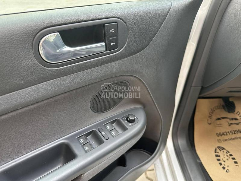 Volkswagen Golf Plus 1.6 FSI CH