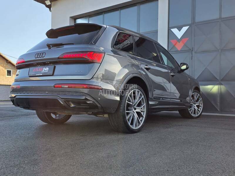 Audi Q7 S line/7sed/Pano/HuD