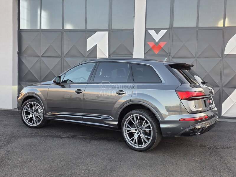 Audi Q7 S line/7sed/Pano/HuD