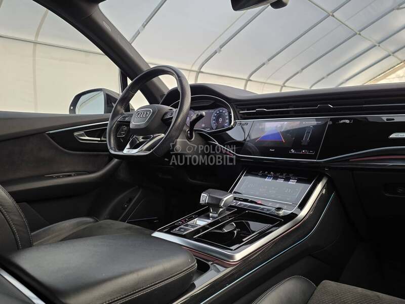 Audi Q7 S line/7sed/Pano/HuD