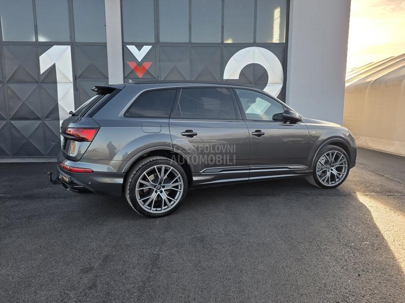 Audi Q7 S line/7sed/Pano/HuD