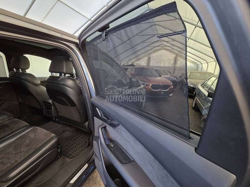 Audi Q7 S line/7sed/Pano/HuD