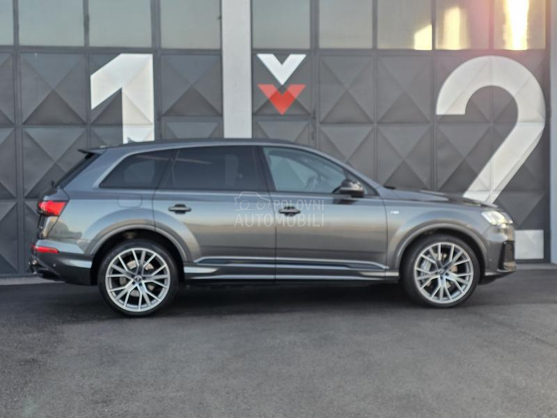 Audi Q7 S line/7sed/Pano/HuD