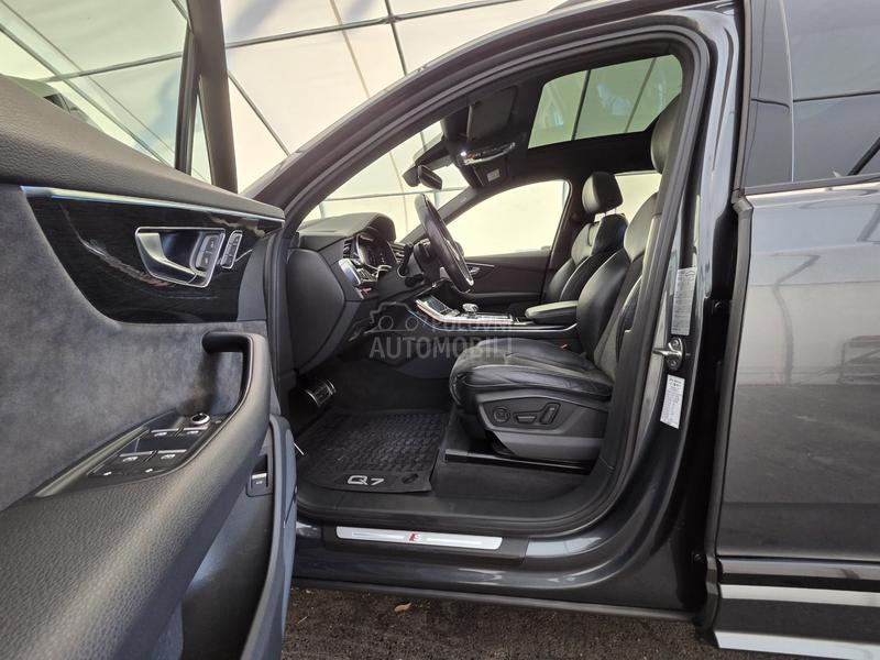 Audi Q7 S line/7sed/Pano/HuD
