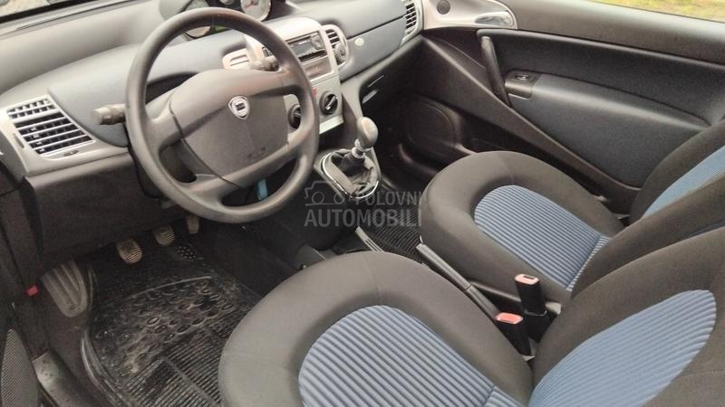 Lancia Ypsilon 1.4-16v