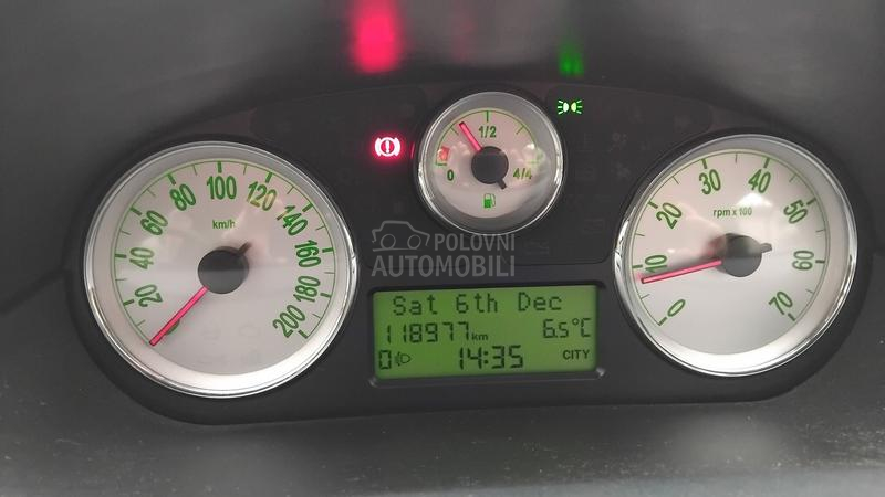 Lancia Ypsilon 1.4-16v