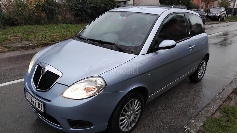 Lancia Ypsilon 1.4-16v