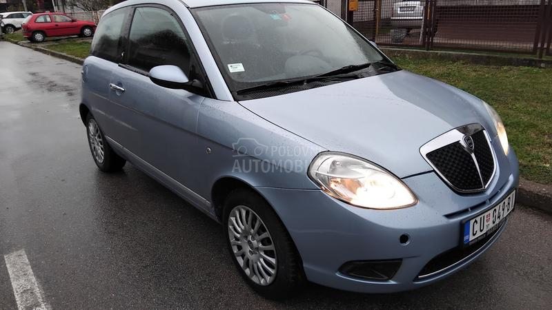 Lancia Ypsilon 1.4-16v