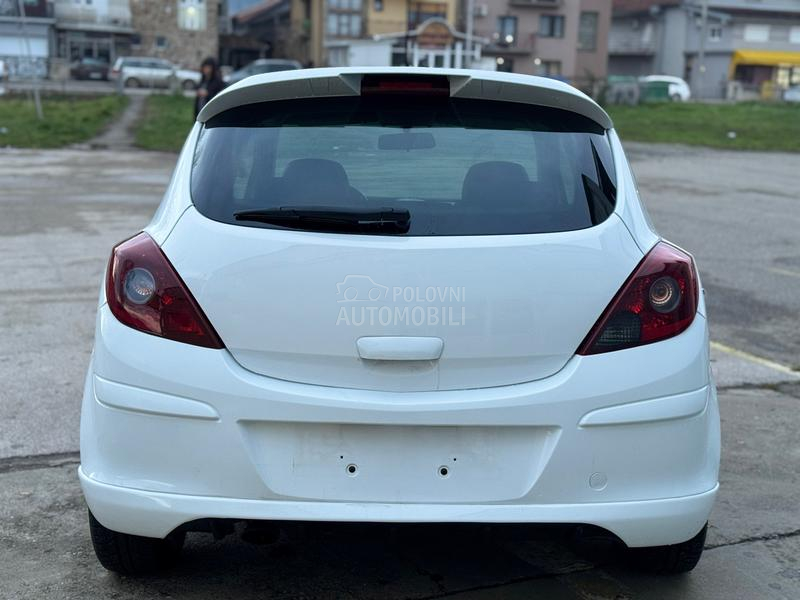 Opel Corsa D 1.4i OPC Line